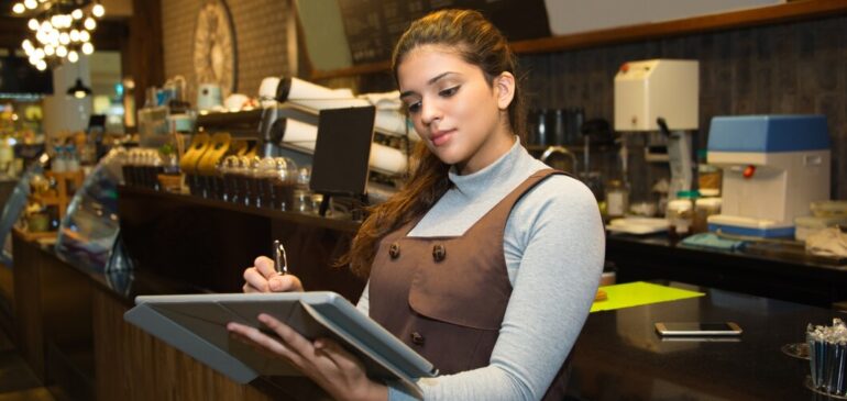 8 Online Tactics For Restaurants to Attract More Local Customers
